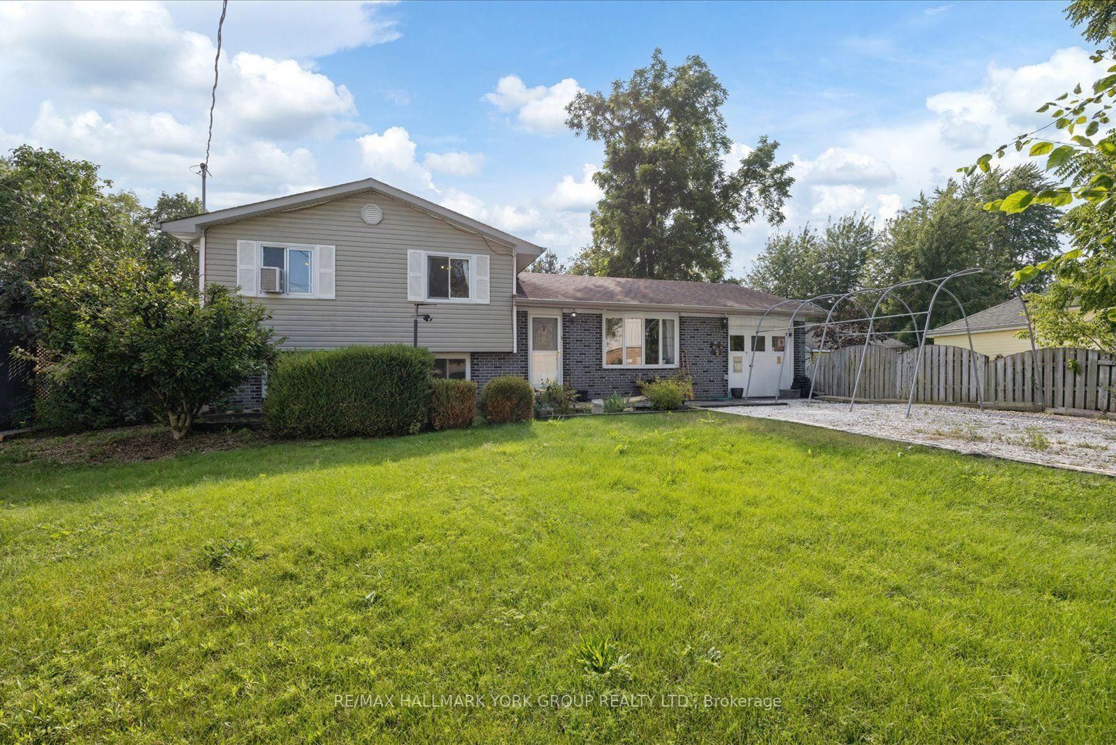 54 North Street • Georgina, ON photo 2