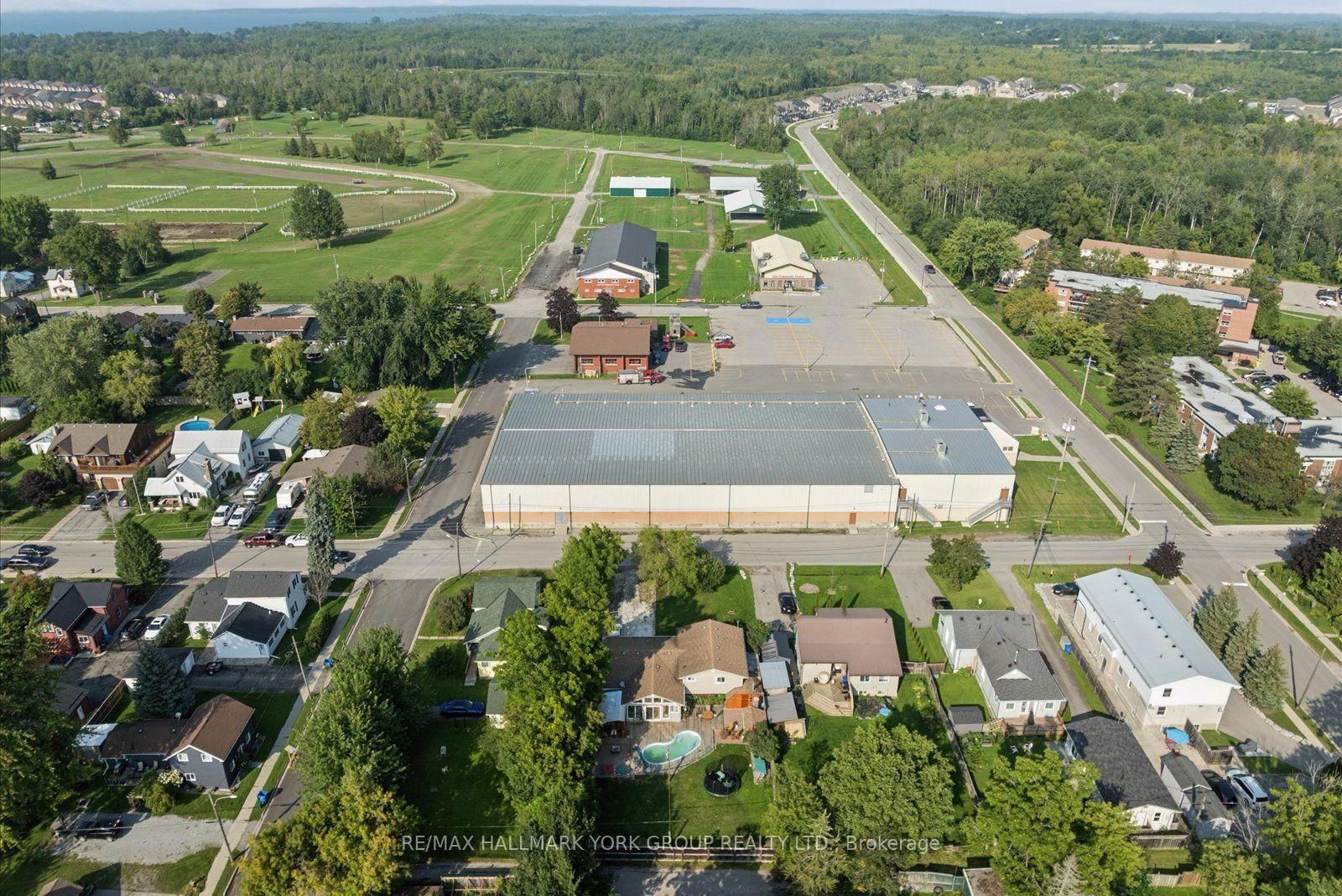 54 North Street • Georgina, ON photo 39