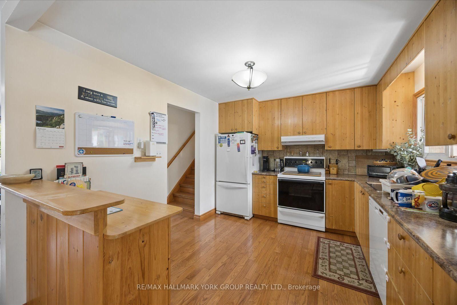 54 North Street • Georgina, ON photo 7