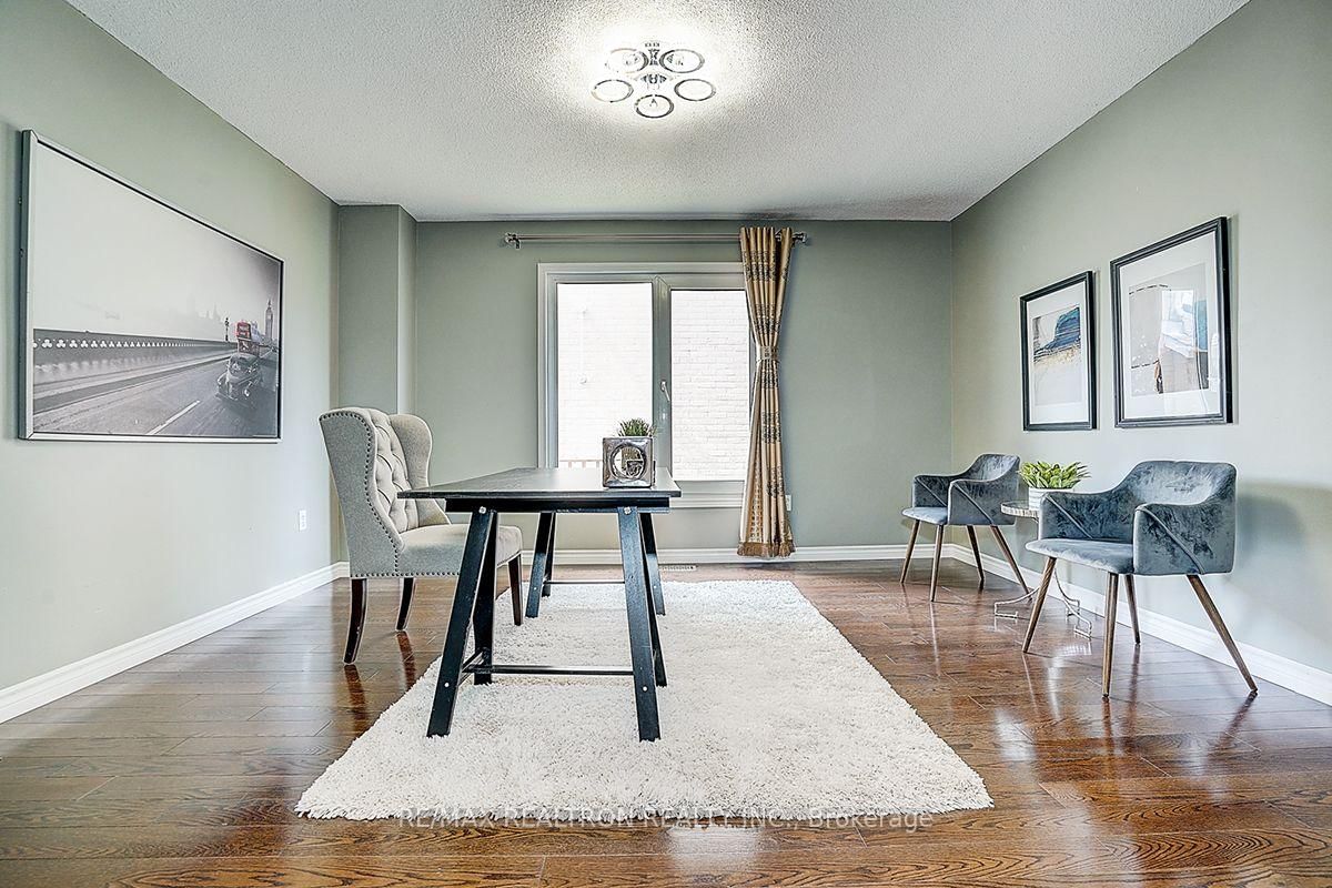 233 Brimson Drive • Newmarket, ON photo 14