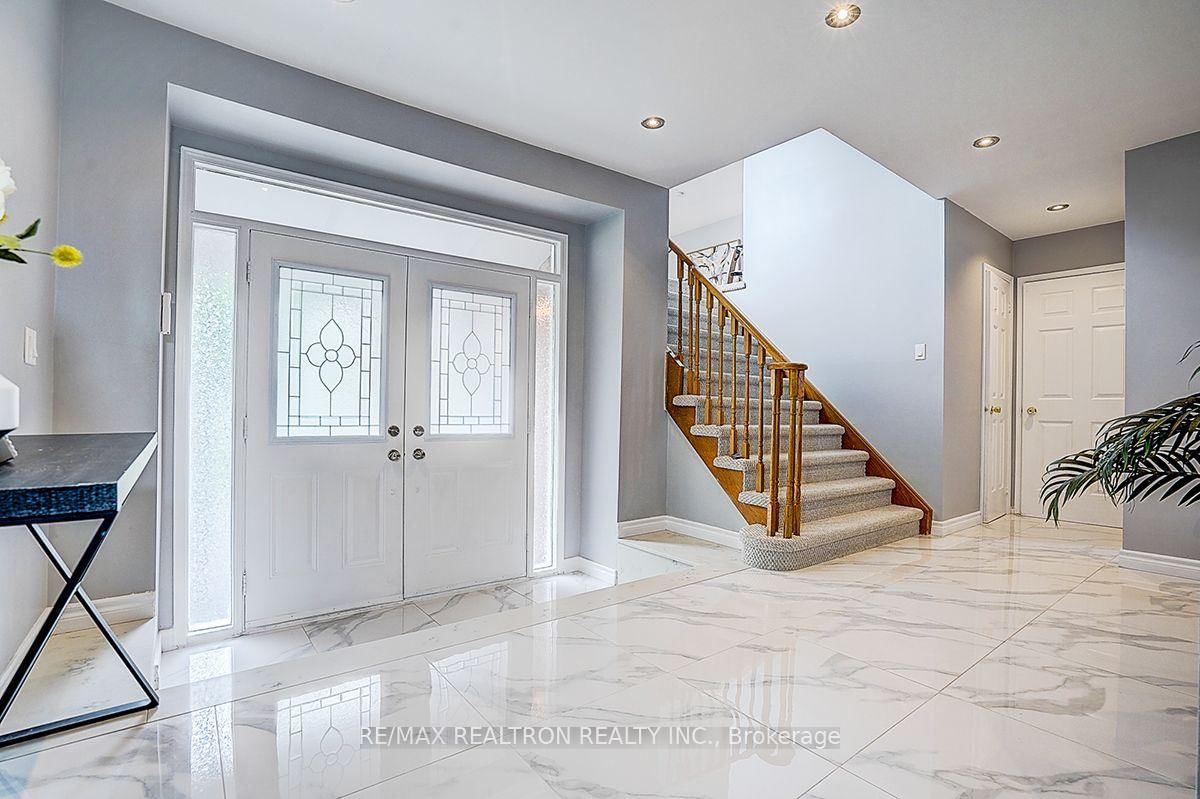 233 Brimson Drive • Newmarket, ON photo 16