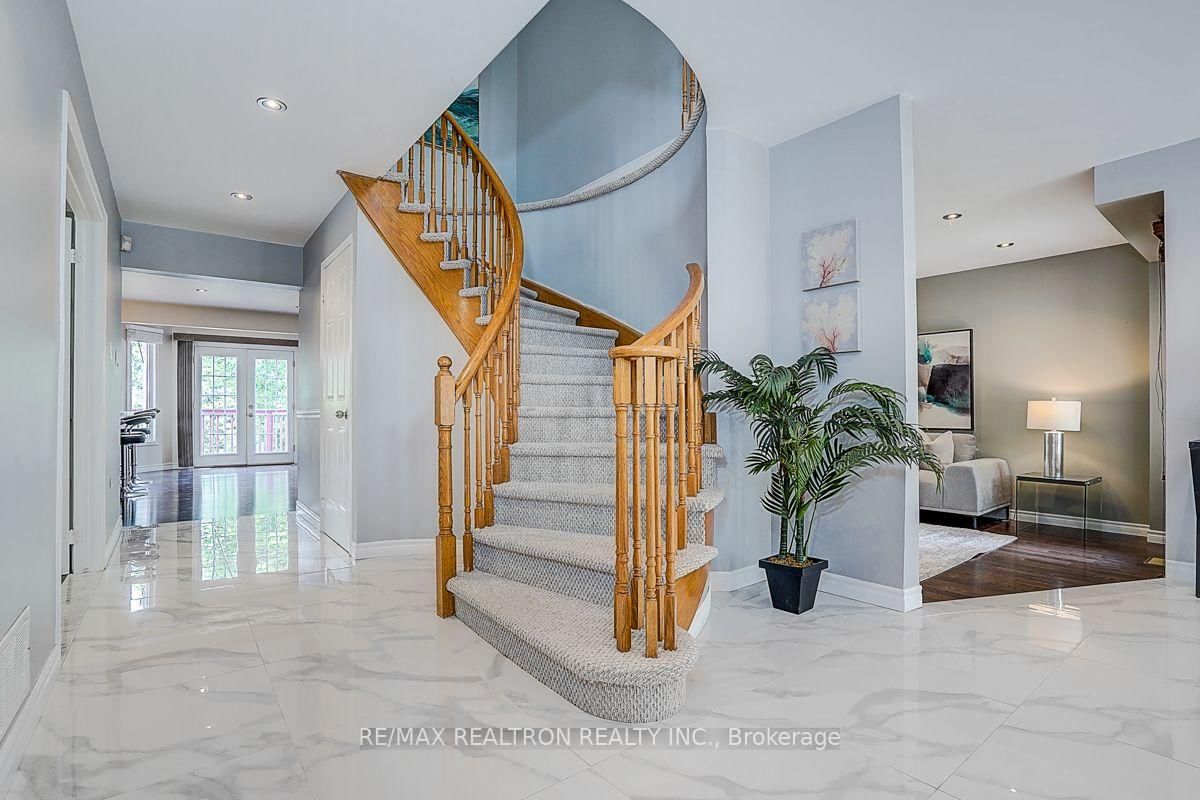233 Brimson Drive • Newmarket, ON photo 20