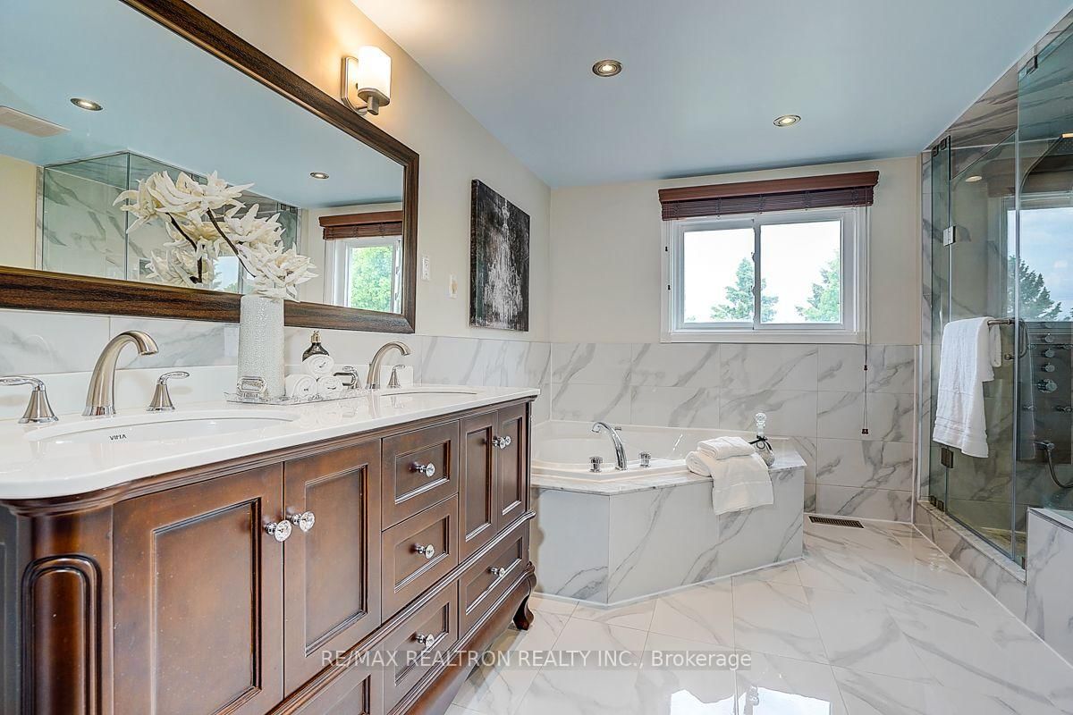 233 Brimson Drive • Newmarket, ON photo 28