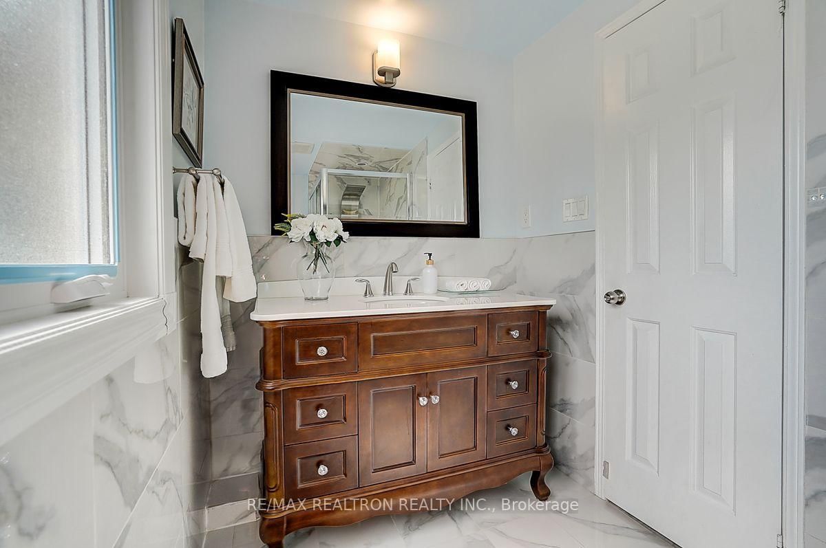 233 Brimson Drive • Newmarket, ON photo 37