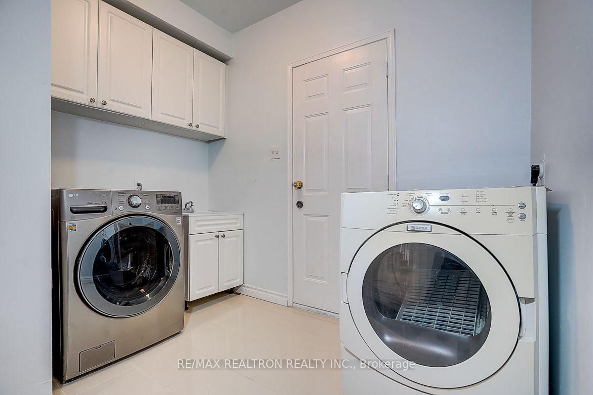 233 Brimson Drive • Newmarket, ON photo 39
