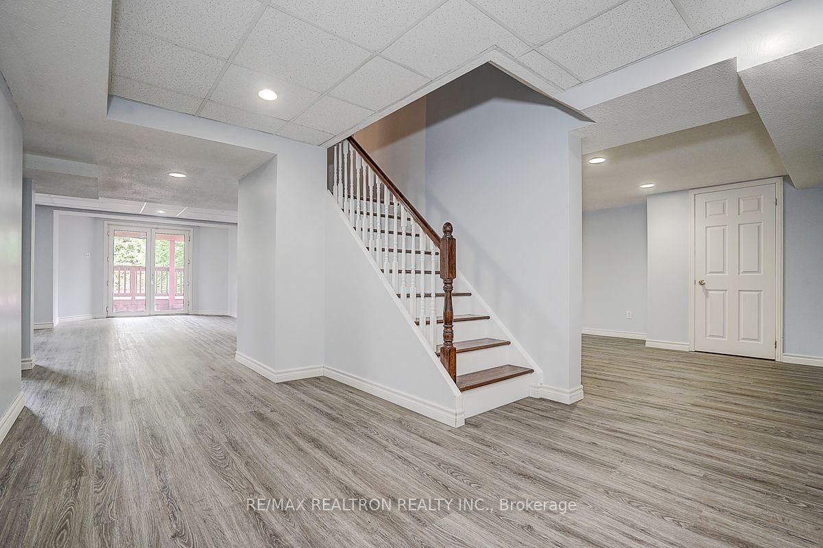 233 Brimson Drive • Newmarket, ON photo 40