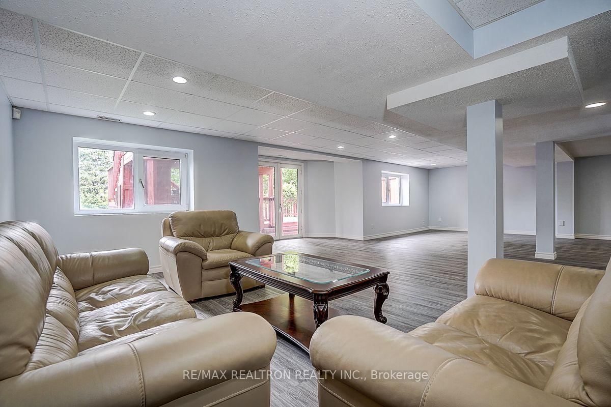 233 Brimson Drive • Newmarket, ON photo 44