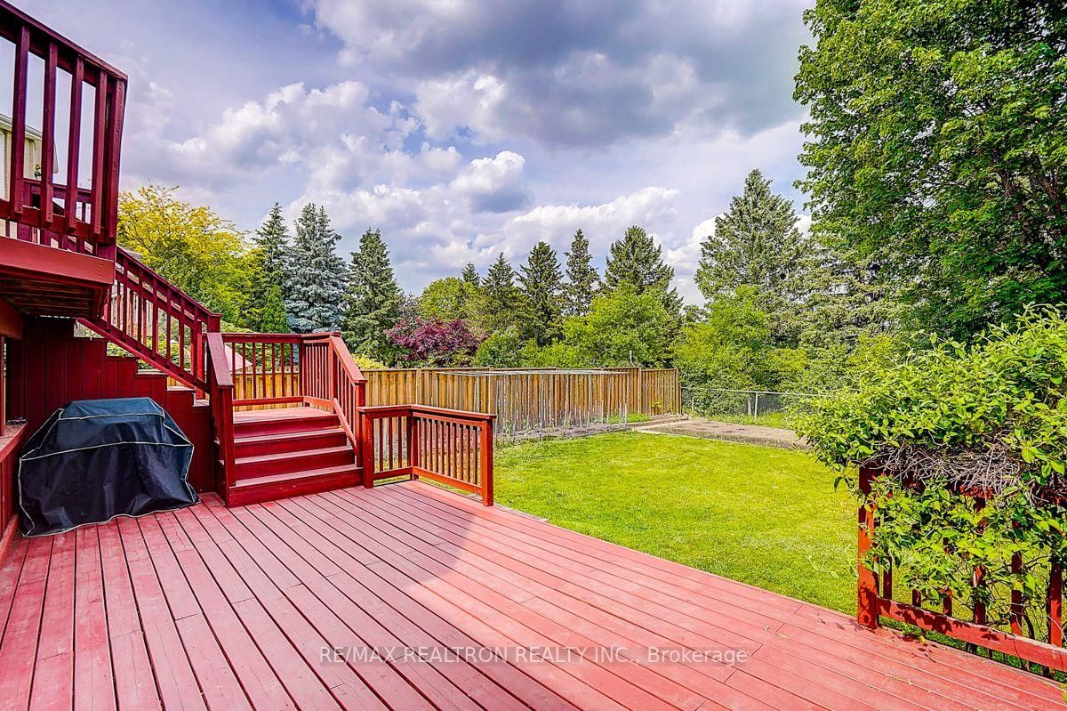 233 Brimson Drive • Newmarket, ON photo 45
