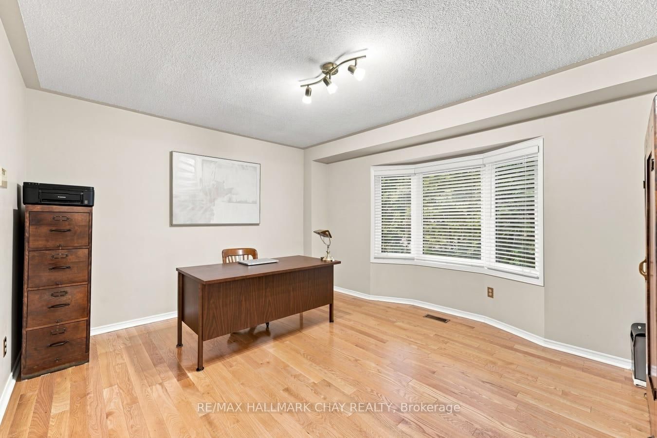 380 Alex Doner Drive • Newmarket, ON photo 11