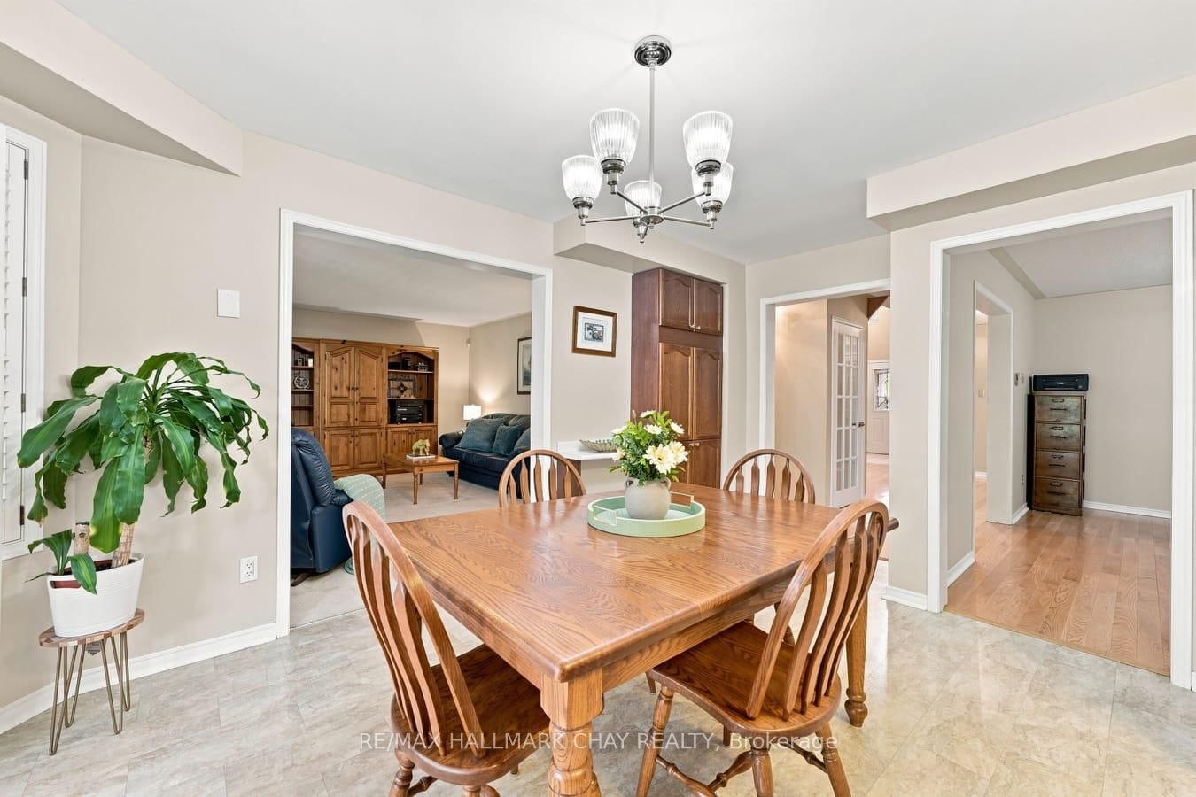 380 Alex Doner Drive • Newmarket, ON photo 15