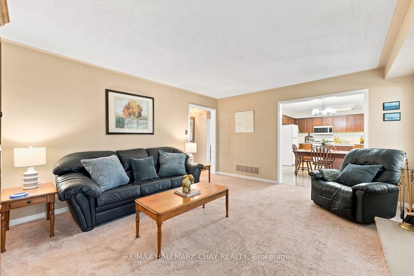 380 Alex Doner Drive • Newmarket, ON photo 18