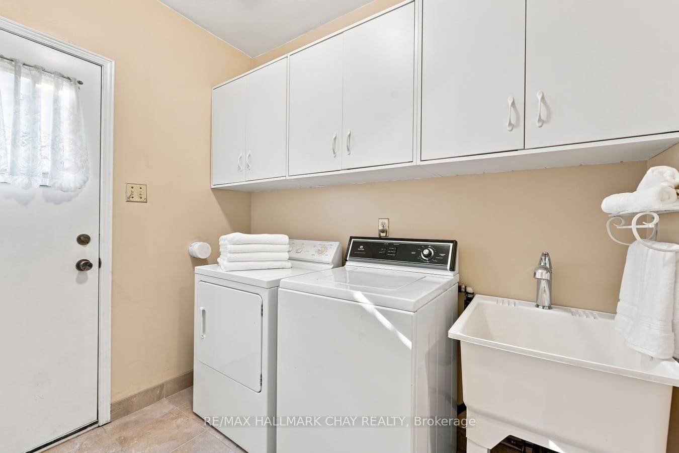 380 Alex Doner Drive • Newmarket, ON photo 21