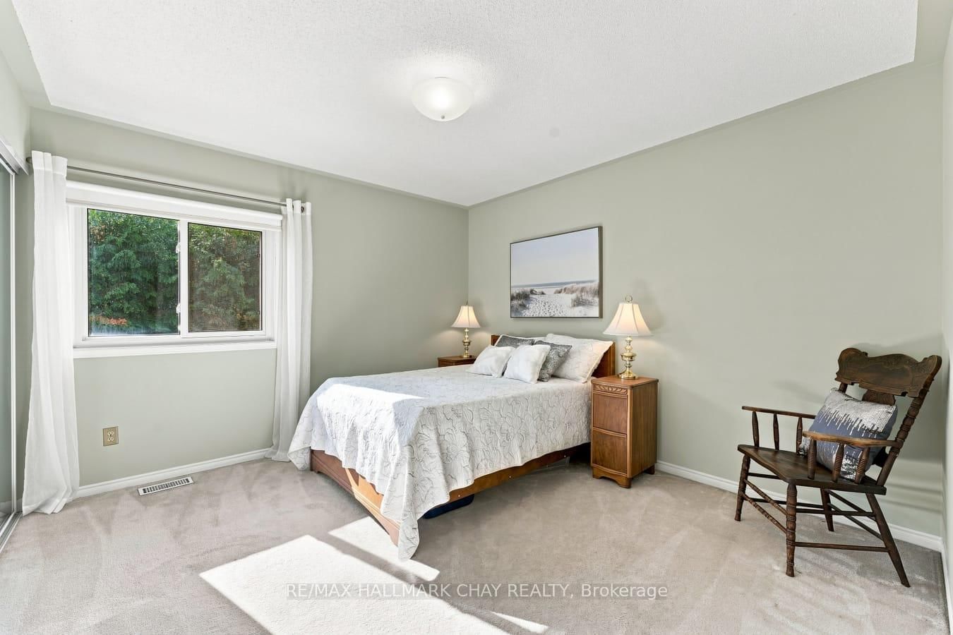 380 Alex Doner Drive • Newmarket, ON photo 26