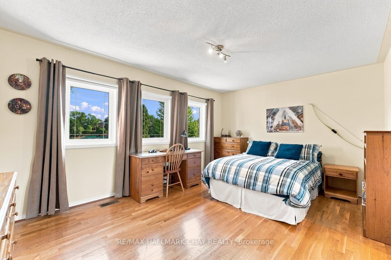 380 Alex Doner Drive • Newmarket, ON photo 27