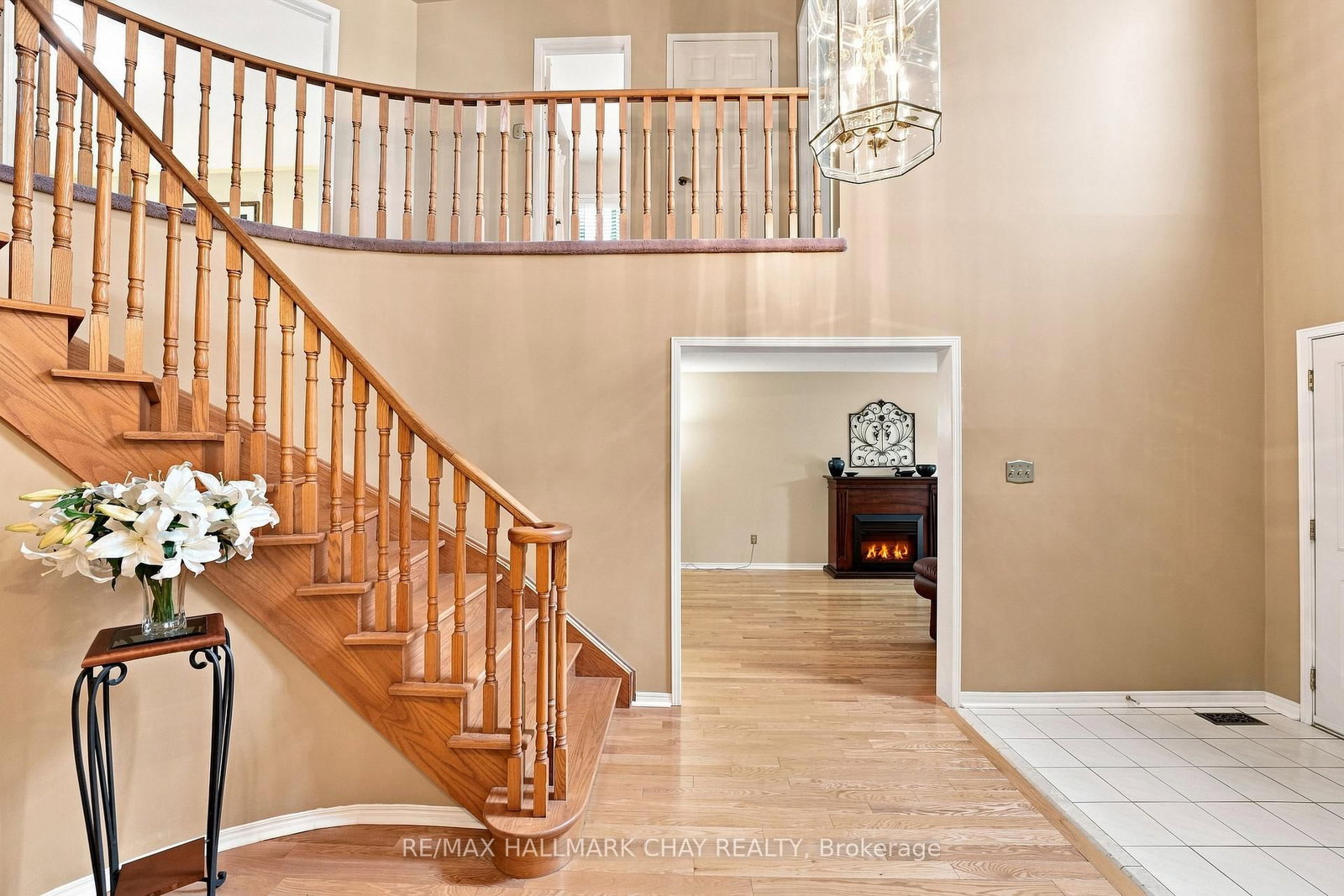 380 Alex Doner Drive • Newmarket, ON photo 6