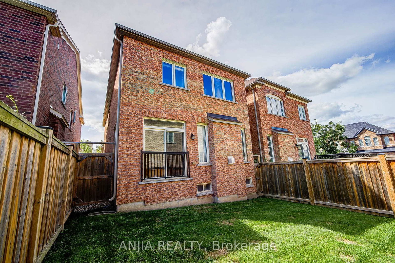 205 Harbord Street • Markham, ON photo 48