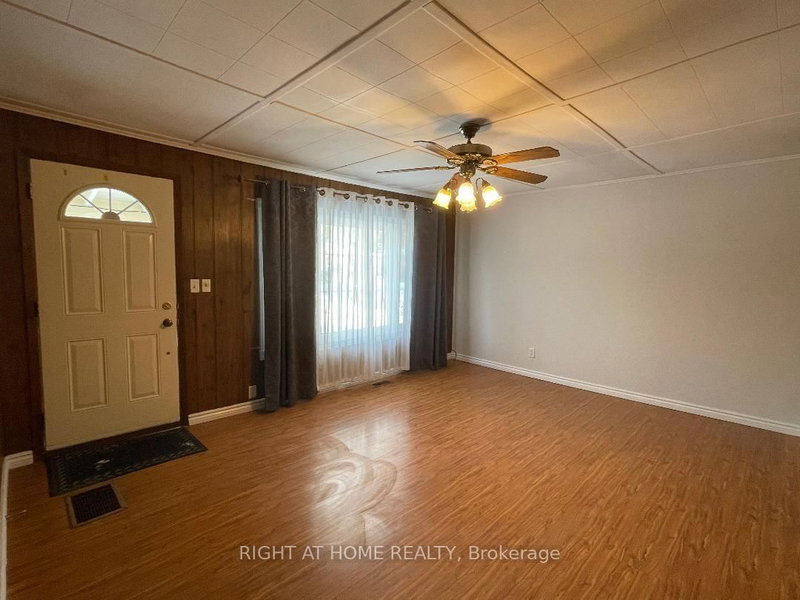 main floor 1br unit - 265 Shorecrest Road
