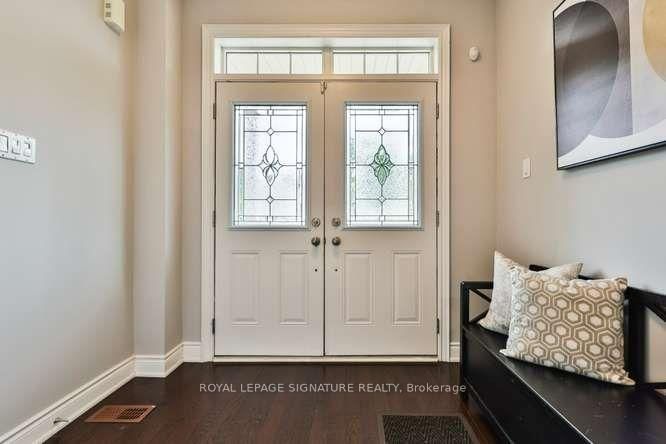 488 Foxcroft Boulevard • Newmarket, ON photo 5
