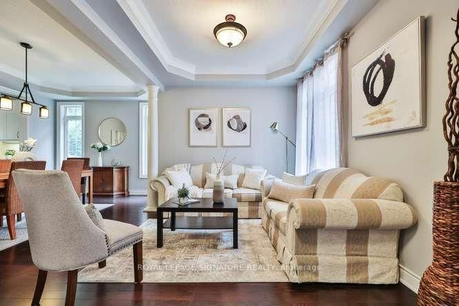 488 Foxcroft Boulevard • Newmarket, ON photo 6