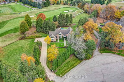 15 Jarvis Avenue • Aurora, ON photo 2