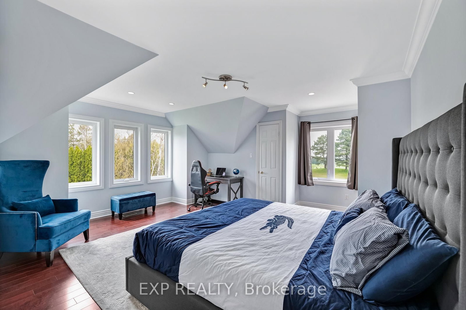 15 Jarvis Avenue • Aurora, ON photo 17