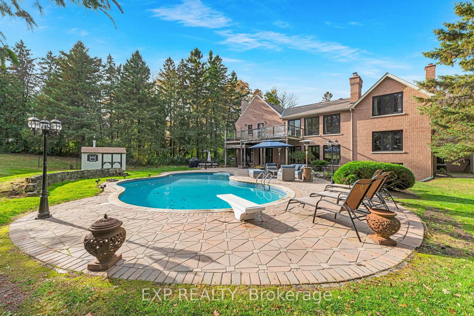 15 Jarvis Avenue • Aurora, ON photo 3