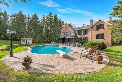 15 Jarvis Avenue • Aurora, ON photo 3