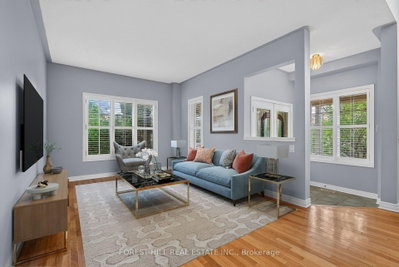 2 Foxfield Crescent • Vaughan, ON photo 3