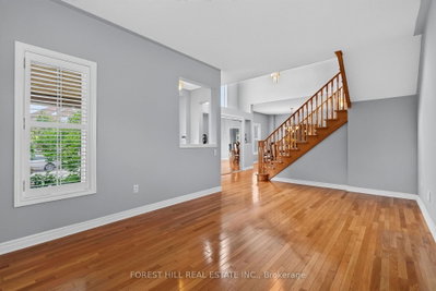 2 Foxfield Crescent • Vaughan, ON photo 7