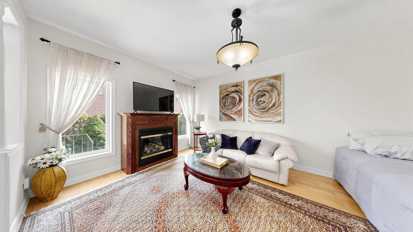 33 Amethyst Drive • Richmond Hill, ON photo 3