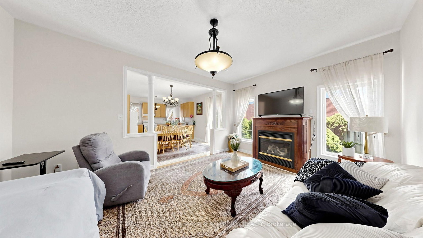 33 Amethyst Drive • Richmond Hill, ON photo 5