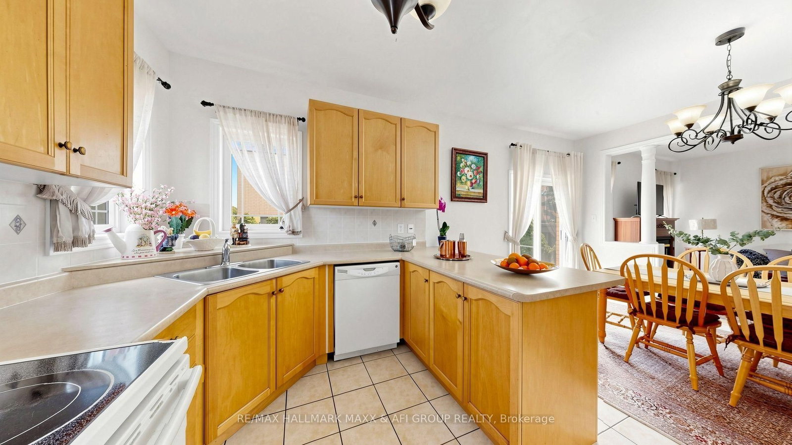 33 Amethyst Drive • Richmond Hill, ON photo 6