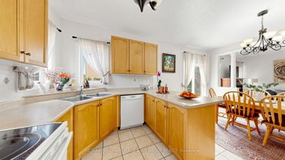 33 Amethyst Drive • Richmond Hill, ON photo 6