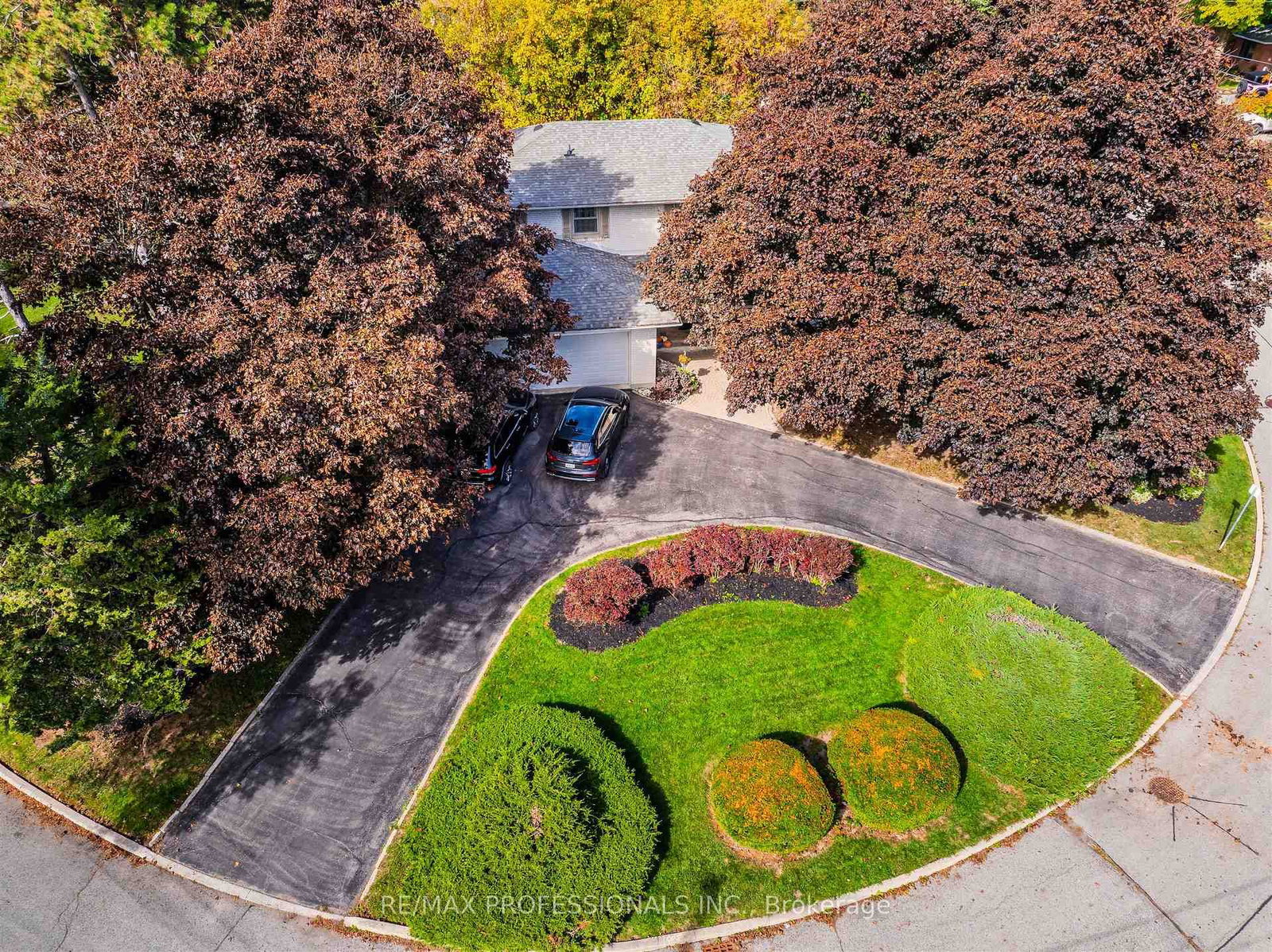 24 Billy Joel Crescent • Markham, ON photo 2