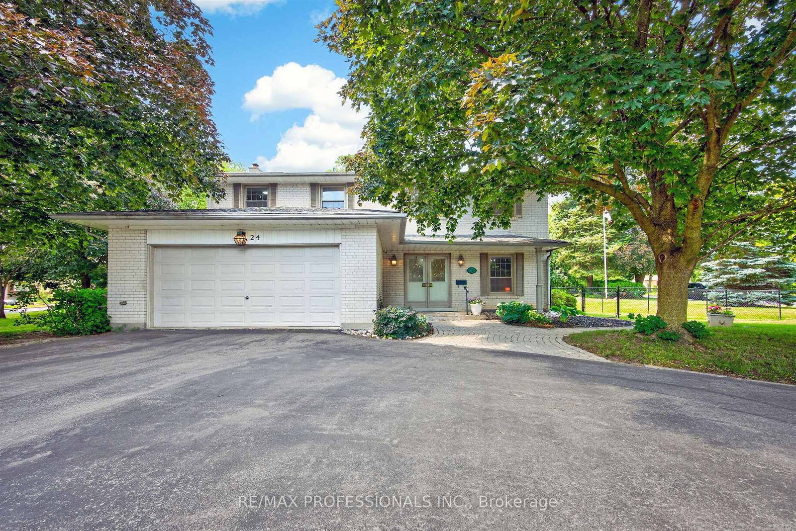 24 Billy Joel Crescent • Markham, ON photo 3