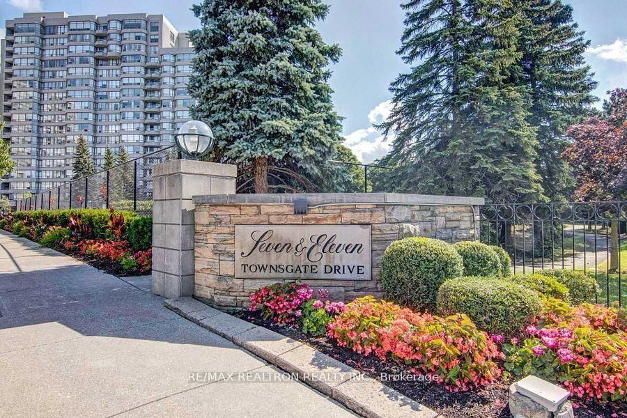 7 Townsgate Drive • #810 • Vaughan, ON photo 1
