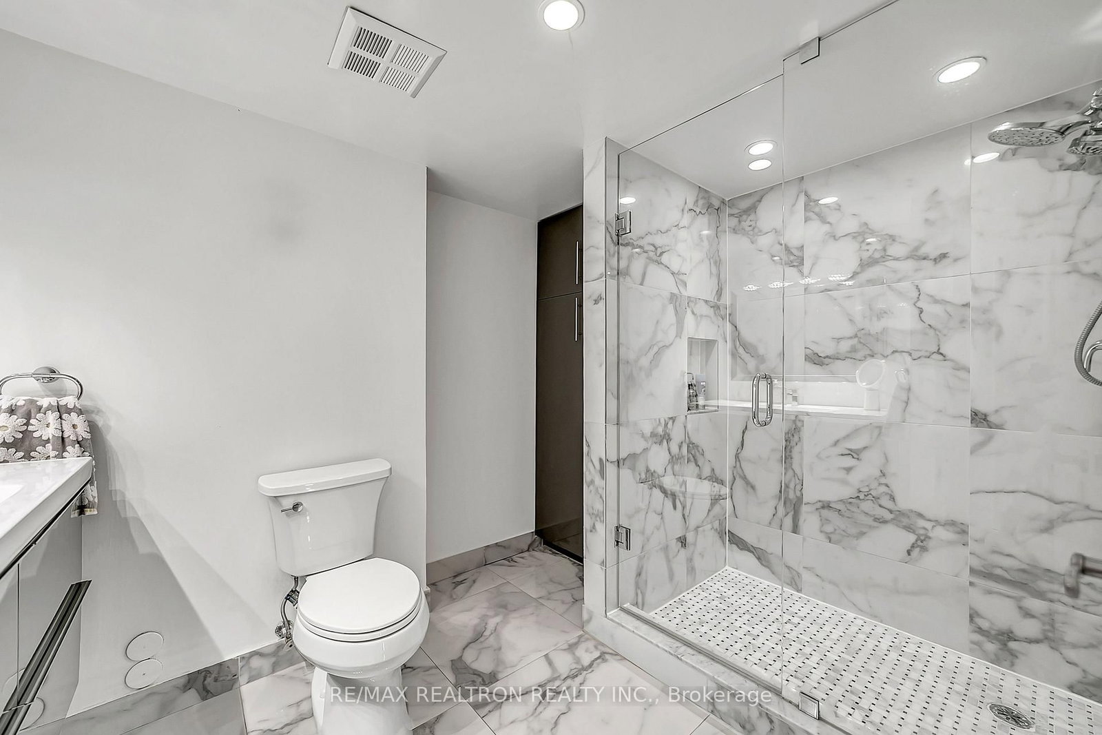 7 Townsgate Drive • #810 • Vaughan, ON photo 14