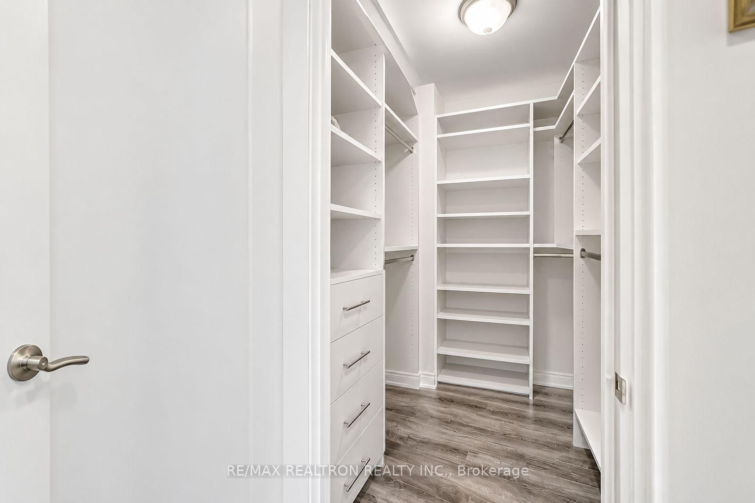 7 Townsgate Drive • #810 • Vaughan, ON photo 15