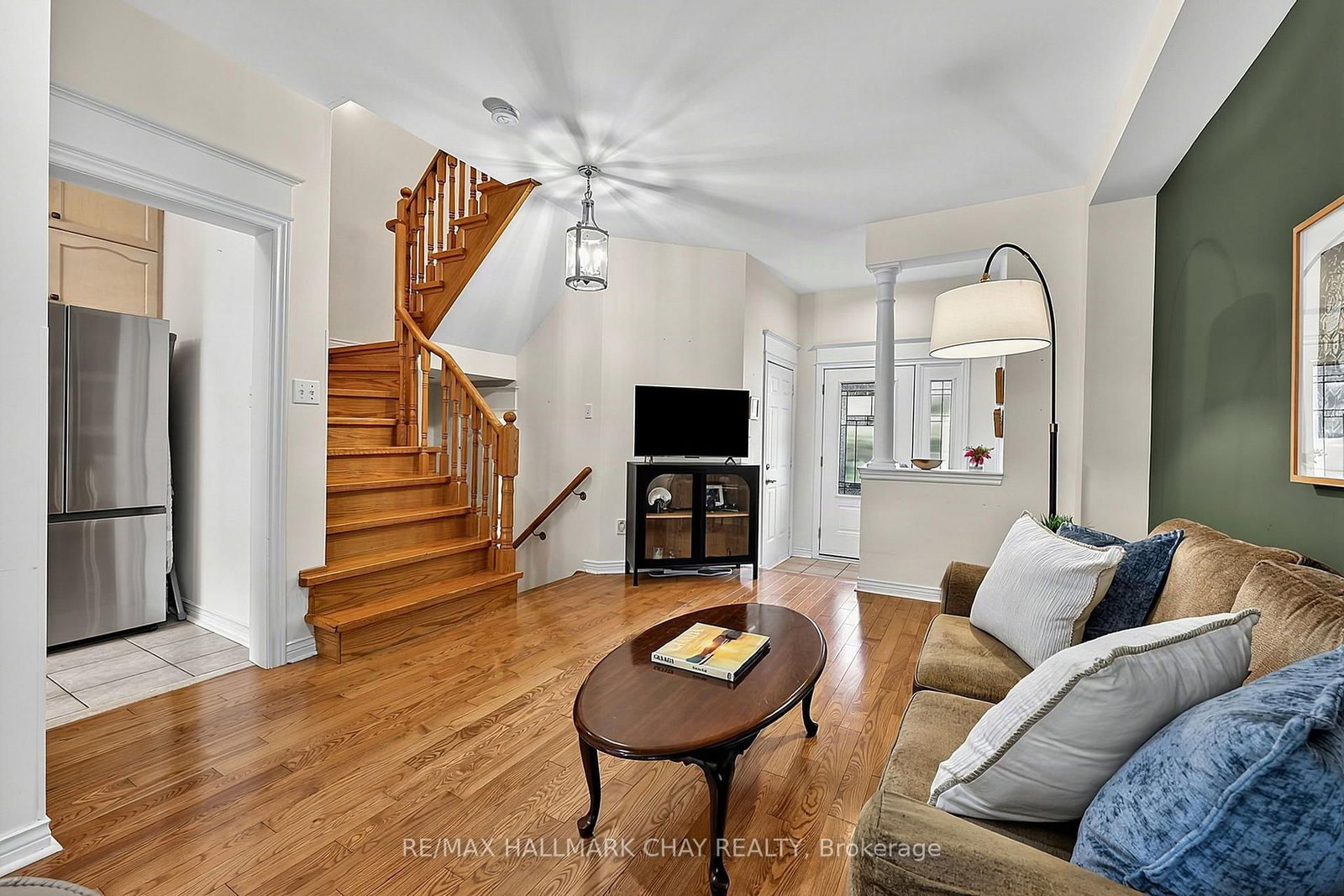 168 Denise Circle • Newmarket, ON photo 4