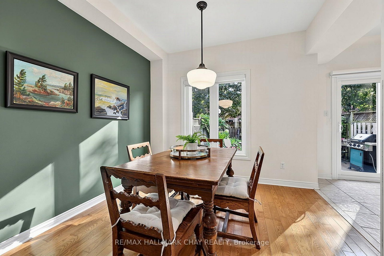 168 Denise Circle • Newmarket, ON photo 8