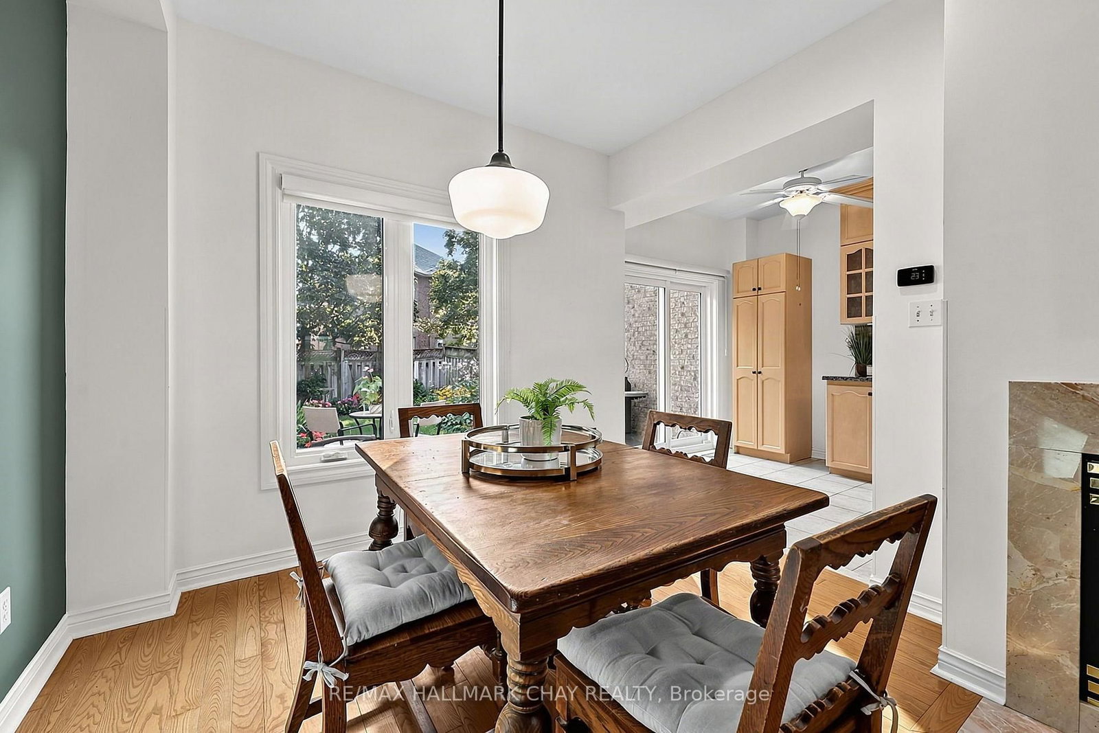 168 Denise Circle • Newmarket, ON photo 9