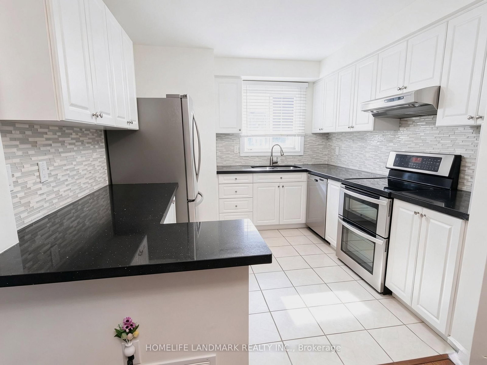 215 Bob O' Link Avenue • Vaughan, ON photo 10