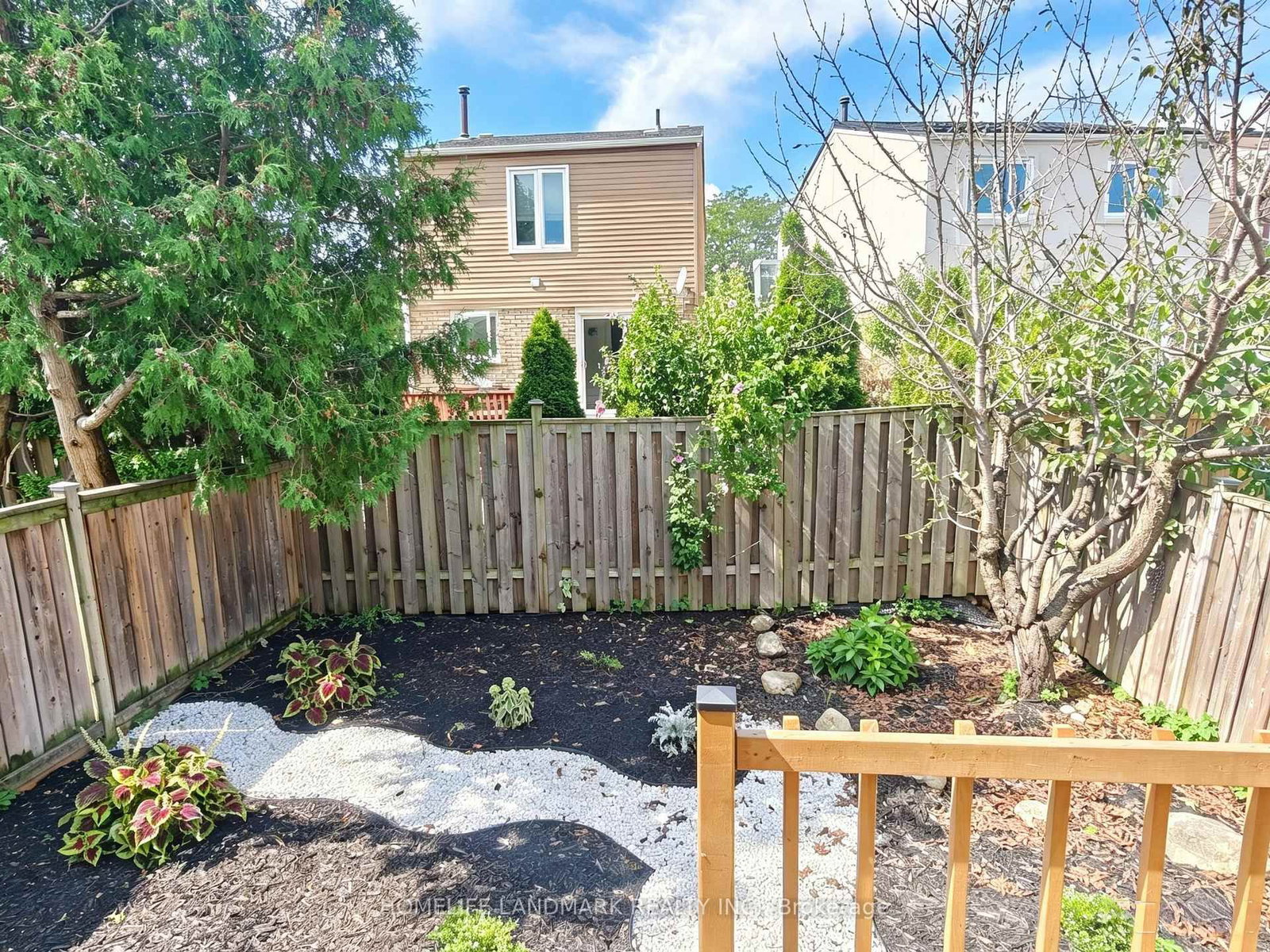 215 Bob O' Link Avenue • Vaughan, ON photo 36