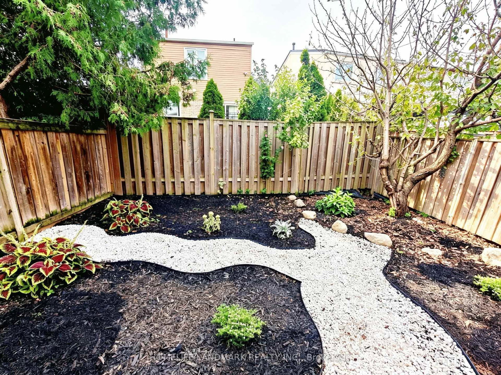215 Bob O' Link Avenue • Vaughan, ON photo 37