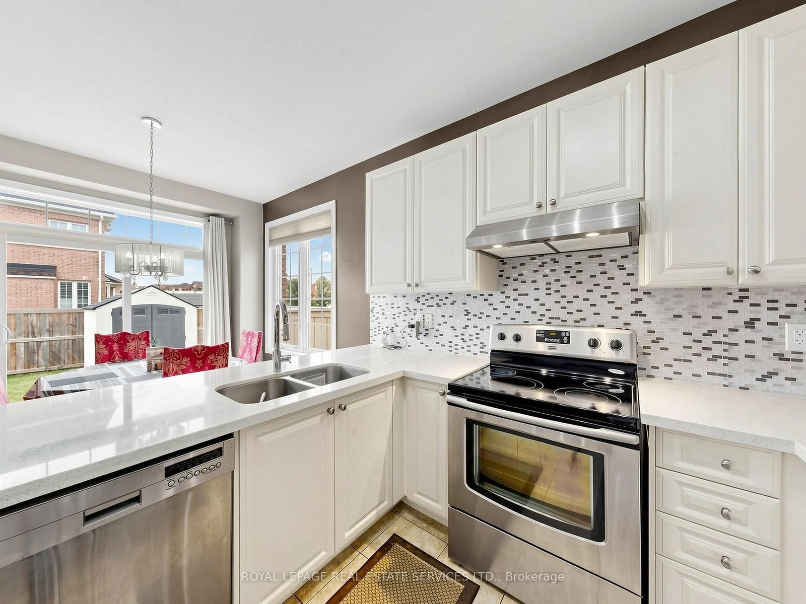 122 Juglans Cres, Whitchurch-Stouffville, view 11