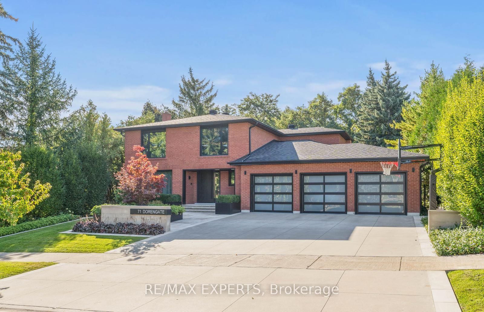 71 Dorengate Drive • Vaughan, ON photo 4