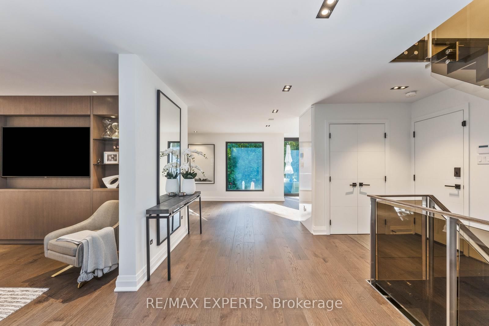 71 Dorengate Drive • Vaughan, ON photo 8