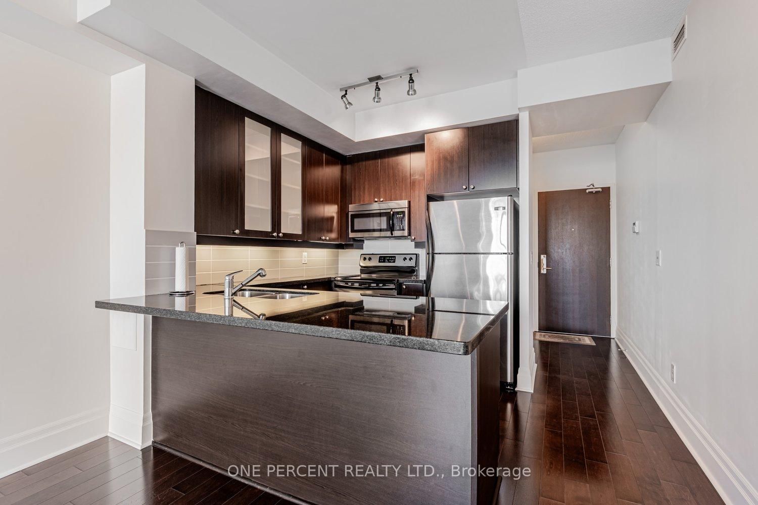 21 Upper Duke Crescent • #401 • Markham, ON photo 10