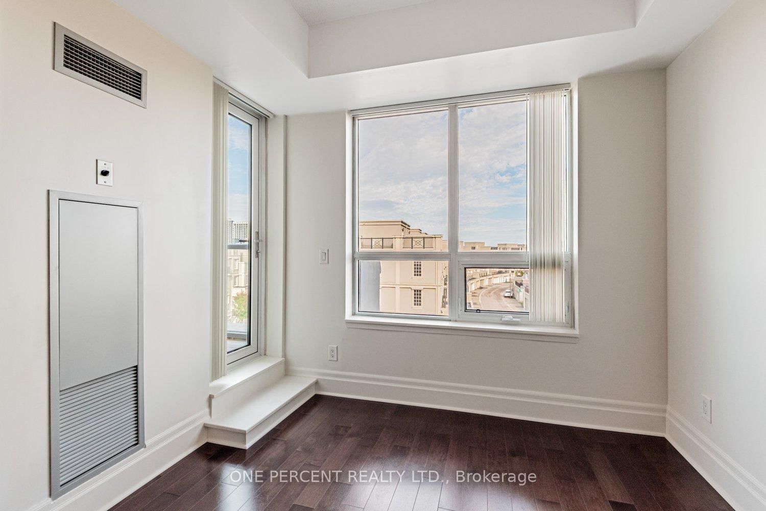 21 Upper Duke Crescent • #401 • Markham, ON photo 15
