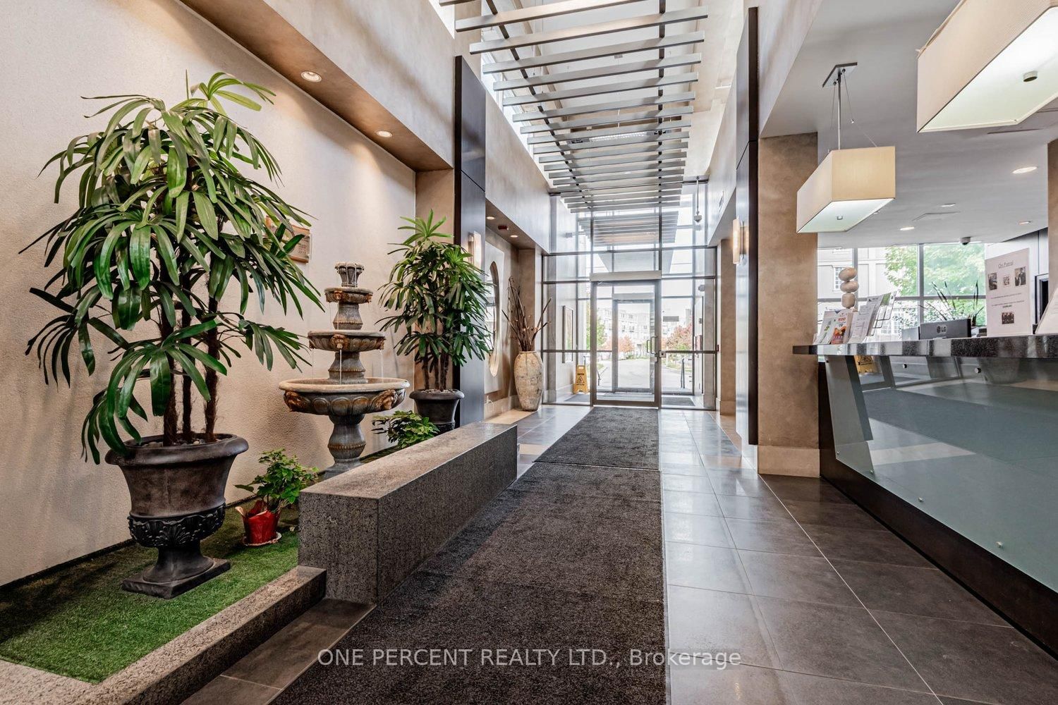 21 Upper Duke Crescent • #401 • Markham, ON photo 3